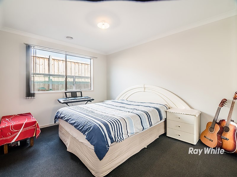 81 Bradman Drive, Cranbourne West VIC 3977