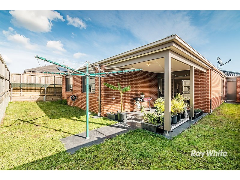 81 Bradman Drive, Cranbourne West VIC 3977