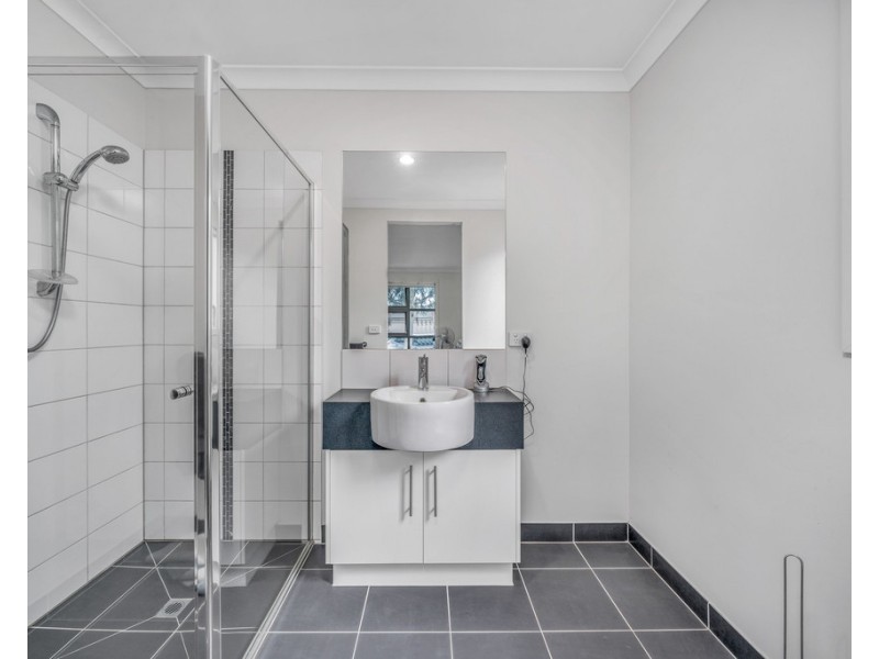 25 Sienna Way, Pakenham VIC 3810