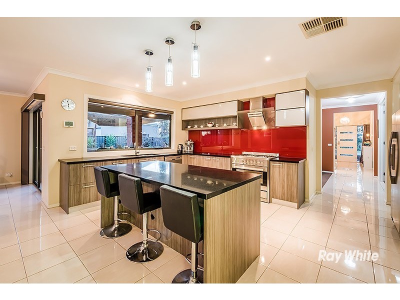 82 Heather Grove, Clyde North VIC 3978