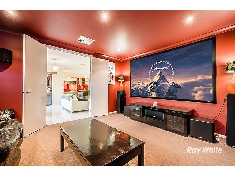 82 Heather Grove, Clyde North VIC 3978