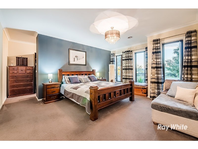 82 Heather Grove, Clyde North VIC 3978