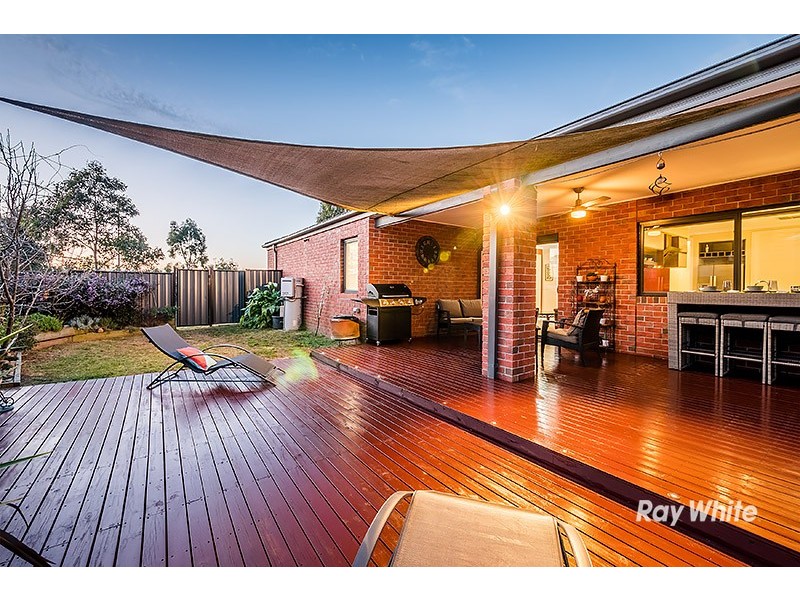 82 Heather Grove, Clyde North VIC 3978