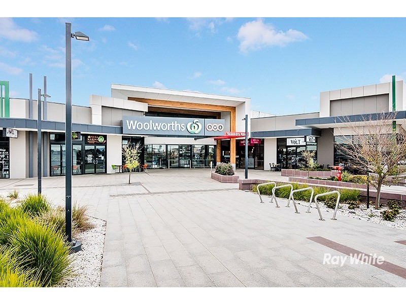 82 Heather Grove, Clyde North VIC 3978