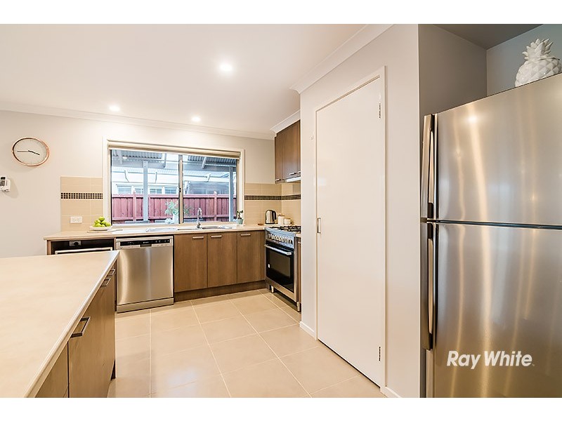 4 Starlight Rise, Cranbourne East VIC 3977