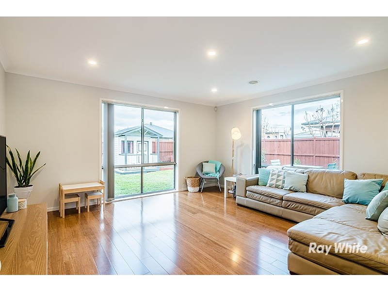 4 Starlight Rise, Cranbourne East VIC 3977