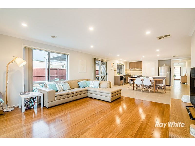 4 Starlight Rise, Cranbourne East VIC 3977