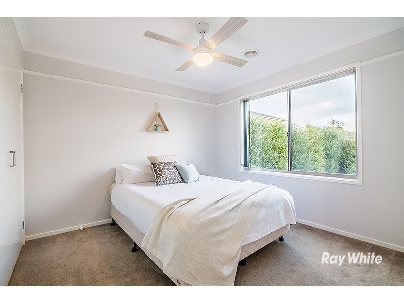 4 Starlight Rise, Cranbourne East VIC 3977