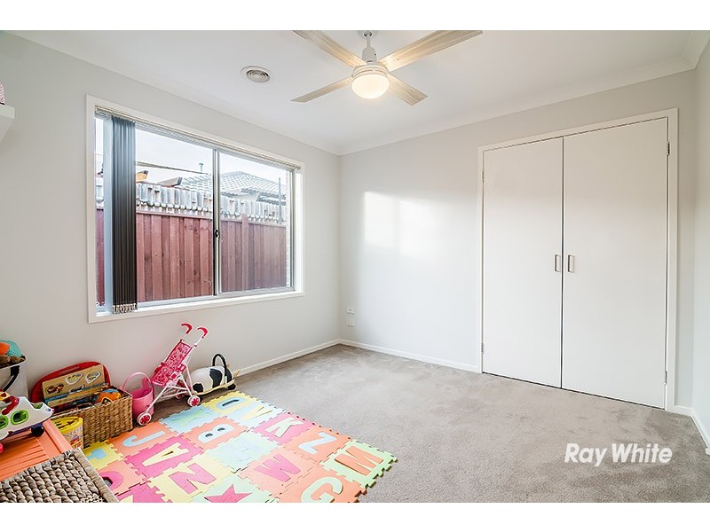 4 Starlight Rise, Cranbourne East VIC 3977