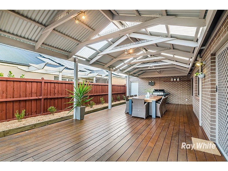 4 Starlight Rise, Cranbourne East VIC 3977