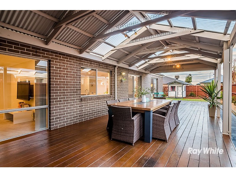 4 Starlight Rise, Cranbourne East VIC 3977