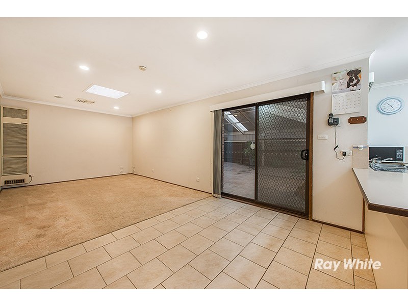 21 Lawless Drive, Cranbourne North VIC 3977