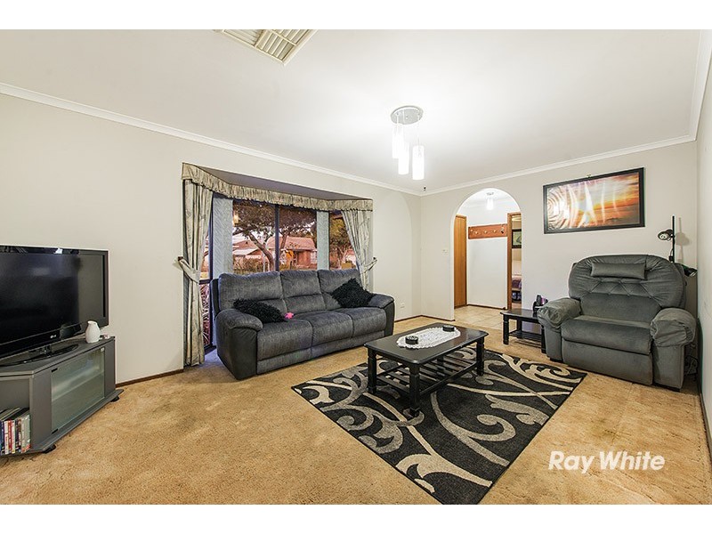 21 Lawless Drive, Cranbourne North VIC 3977