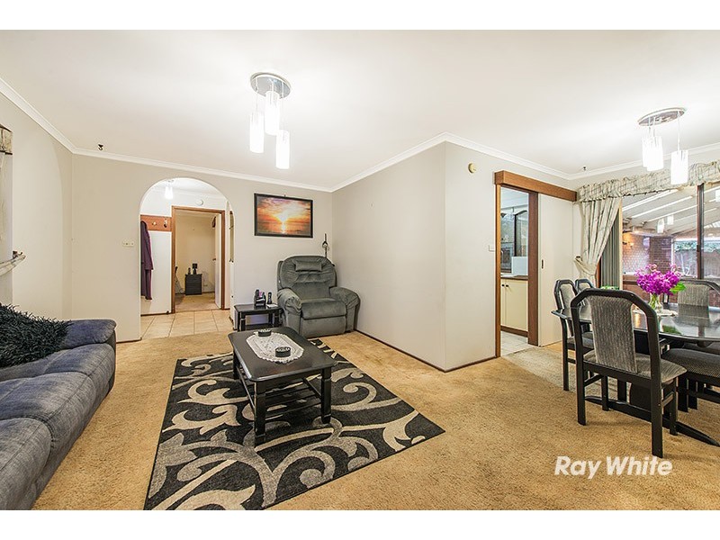 21 Lawless Drive, Cranbourne North VIC 3977