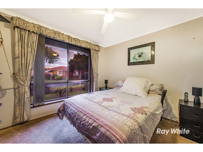 21 Lawless Drive, Cranbourne North VIC 3977