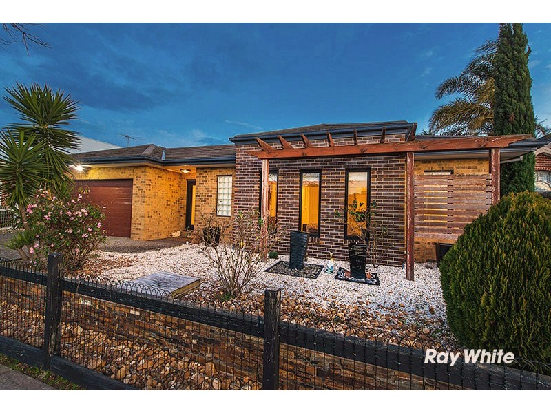 19 Golden Grove Drive, Narre Warren South VIC 3805