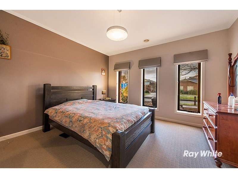 19 Golden Grove Drive, Narre Warren South VIC 3805