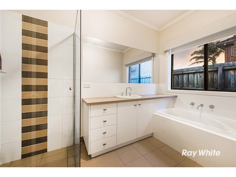 19 Golden Grove Drive, Narre Warren South VIC 3805