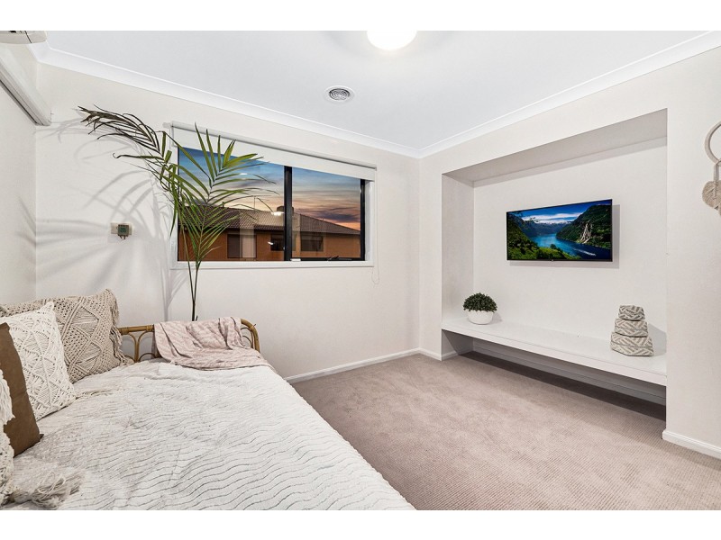 31 Melington Drive, Lyndhurst VIC 3975