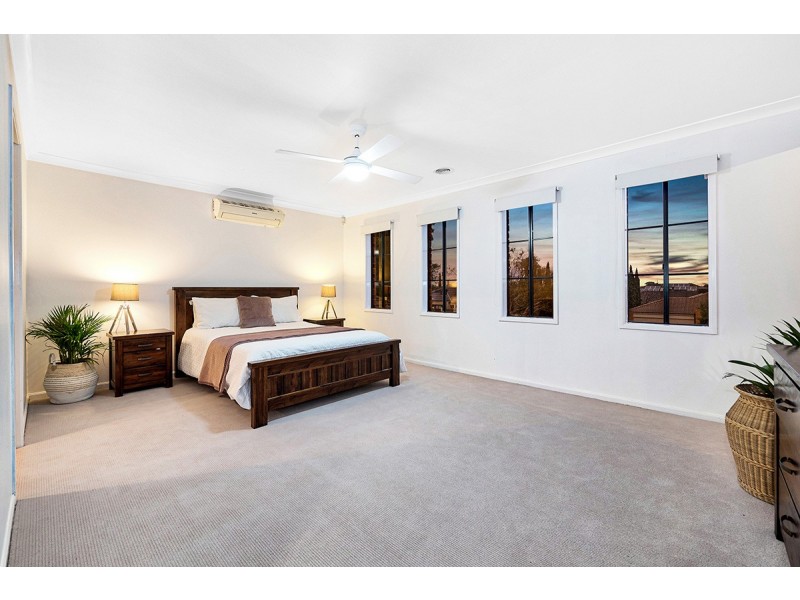 31 Melington Drive, Lyndhurst VIC 3975