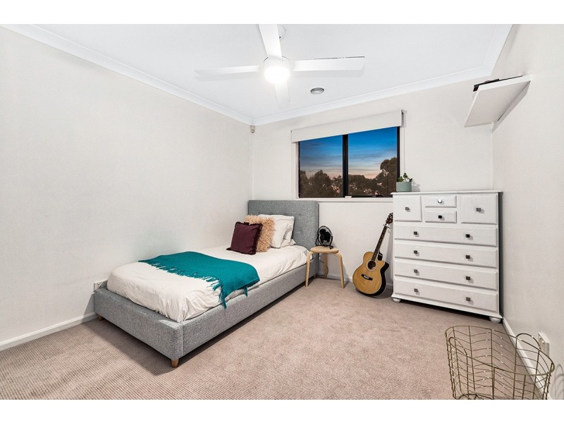 31 Melington Drive, Lyndhurst VIC 3975