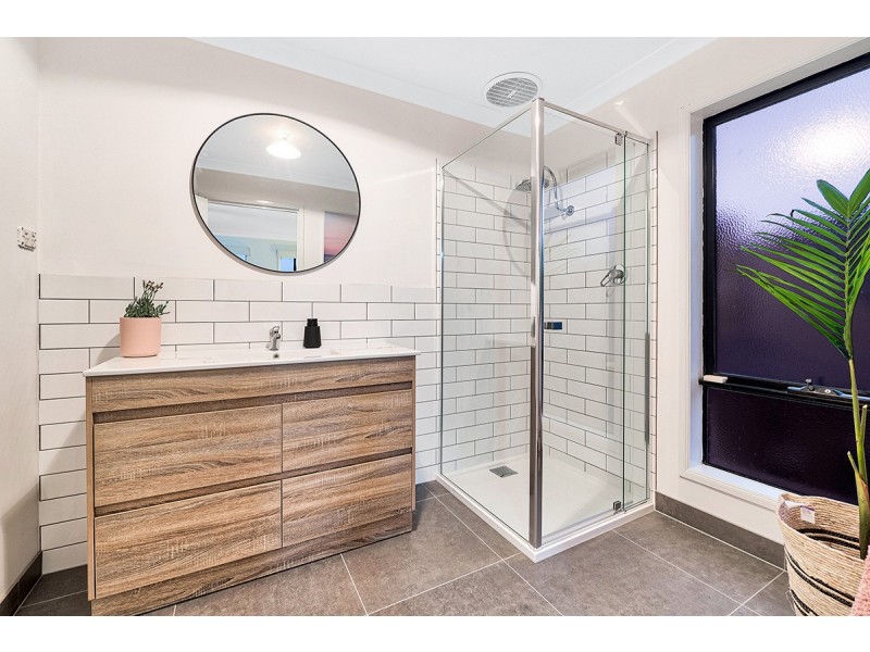 31 Melington Drive, Lyndhurst VIC 3975