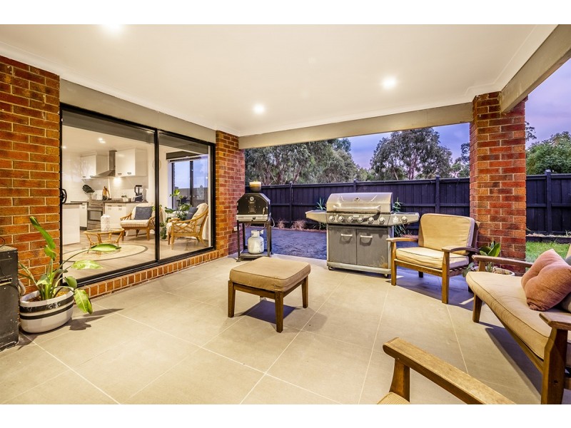 31 Melington Drive, Lyndhurst VIC 3975