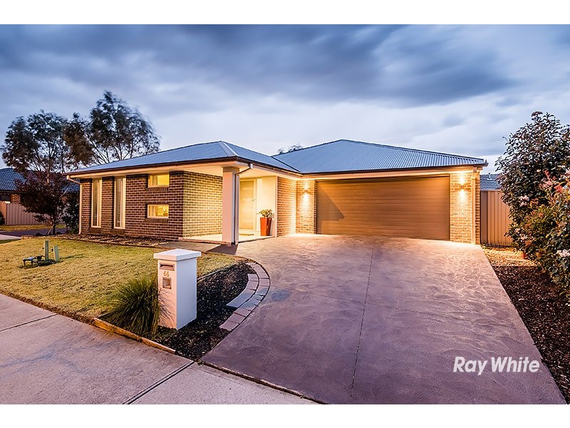 66 Bradford Drive, Cranbourne East VIC 3977