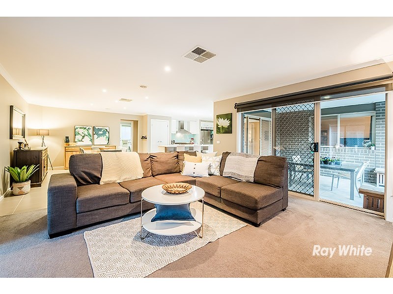 66 Bradford Drive, Cranbourne East VIC 3977