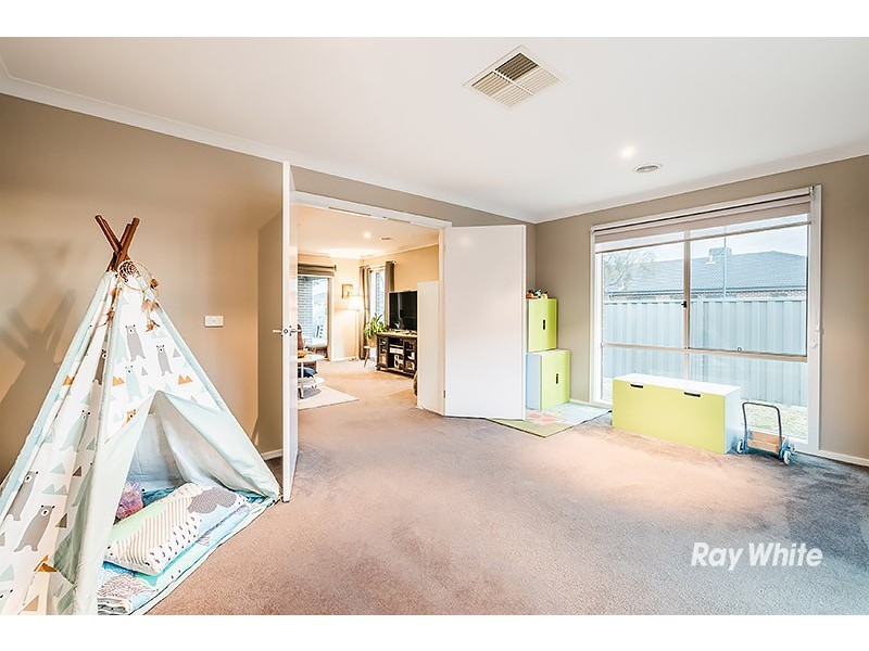 66 Bradford Drive, Cranbourne East VIC 3977