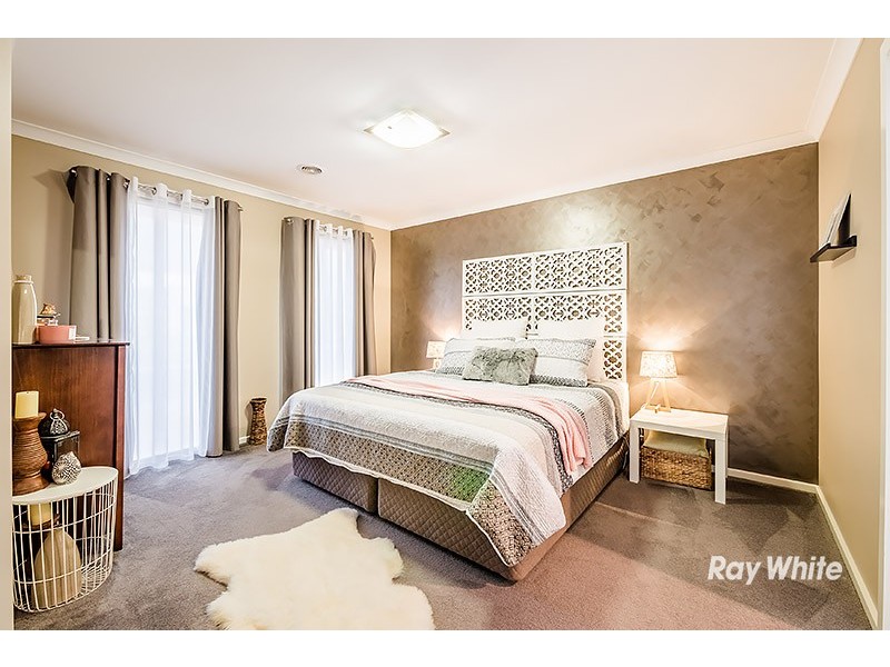 66 Bradford Drive, Cranbourne East VIC 3977