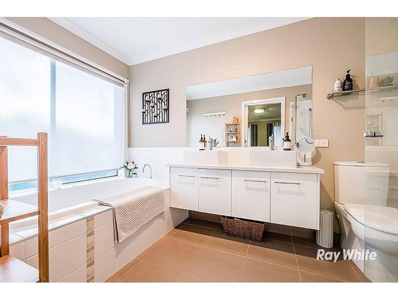 66 Bradford Drive, Cranbourne East VIC 3977