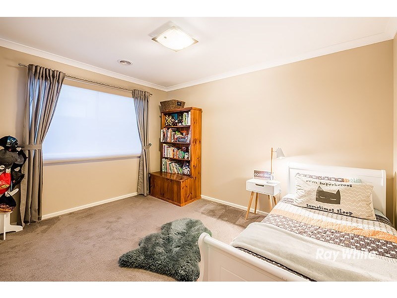 66 Bradford Drive, Cranbourne East VIC 3977