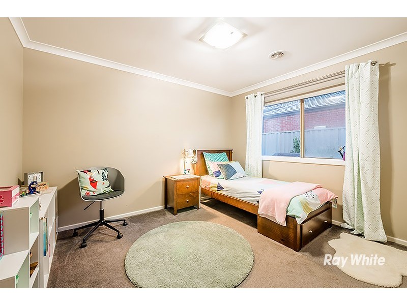 66 Bradford Drive, Cranbourne East VIC 3977