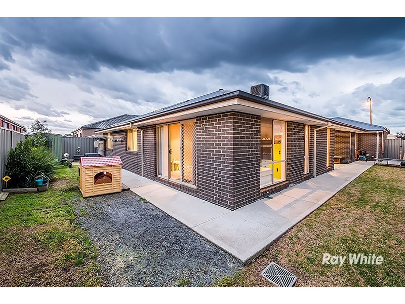 66 Bradford Drive, Cranbourne East VIC 3977