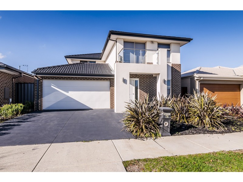 41 Bonnington Boulevard, Clyde North VIC 3978