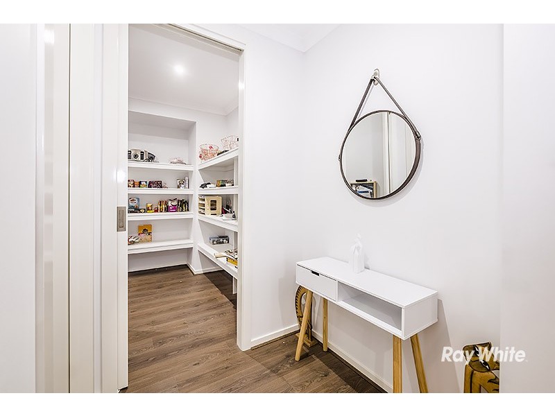 2 Corymbia Lane, Cranbourne West VIC 3977