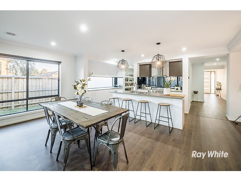 2 Corymbia Lane, Cranbourne West VIC 3977