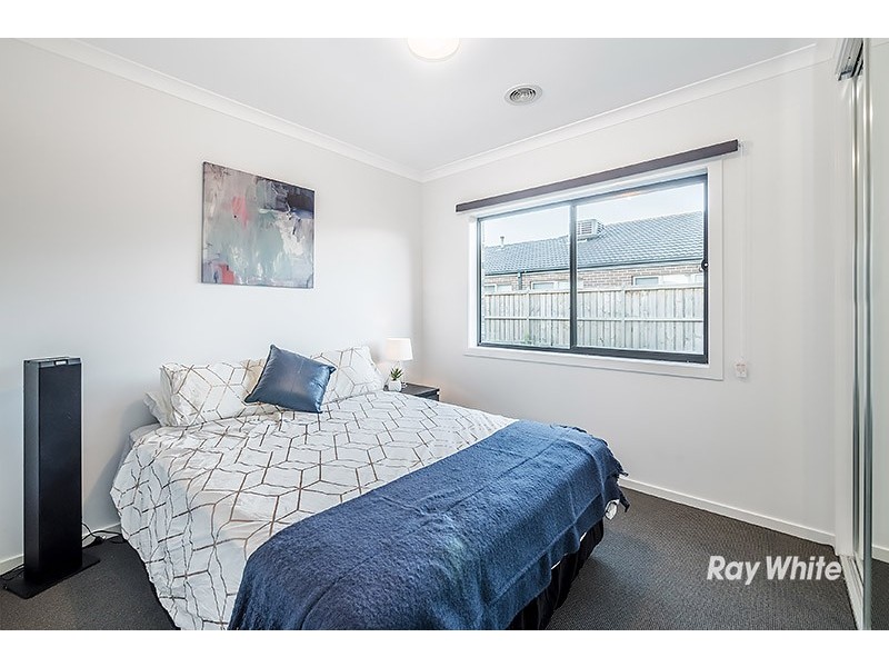 2 Corymbia Lane, Cranbourne West VIC 3977