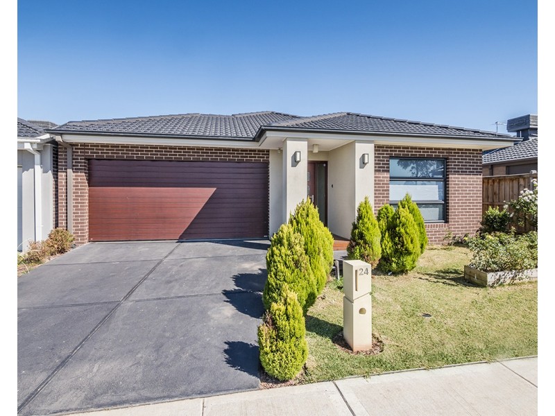 24 Sundaze Street, Clyde North VIC 3978