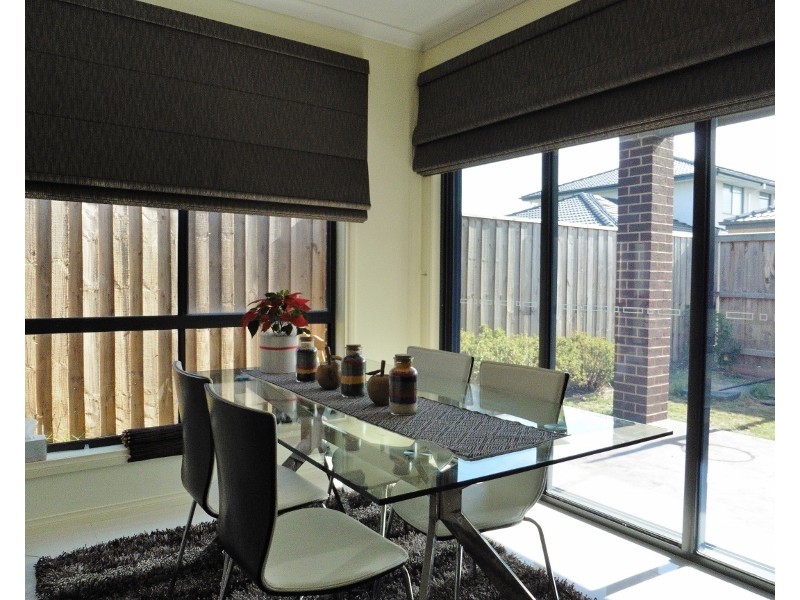 24 Sundaze Street, Clyde North VIC 3978