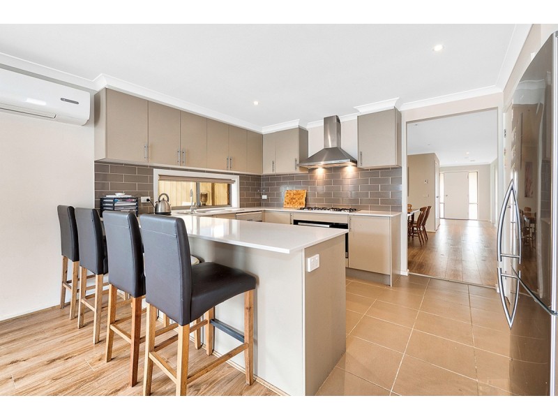 41 St Clair Avenue, Cranbourne West VIC 3977