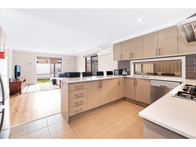 41 St Clair Avenue, Cranbourne West VIC 3977