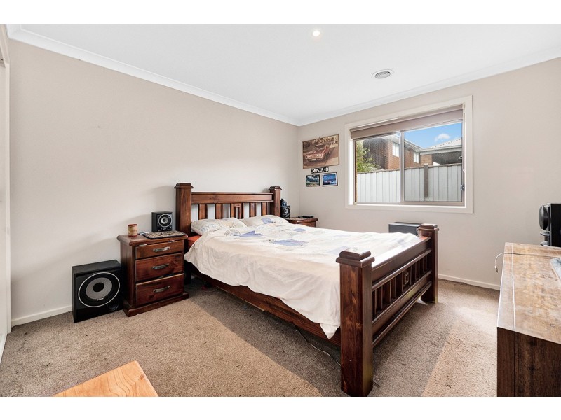 41 St Clair Avenue, Cranbourne West VIC 3977