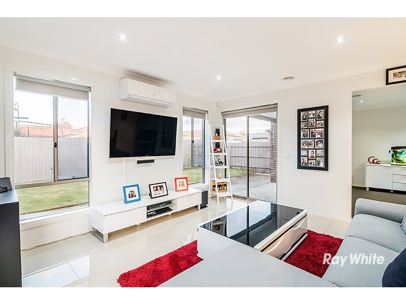 21 Valencia Circuit, Cranbourne VIC 3977