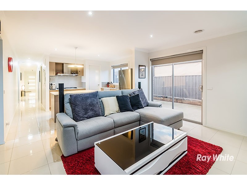 21 Valencia Circuit, Cranbourne VIC 3977