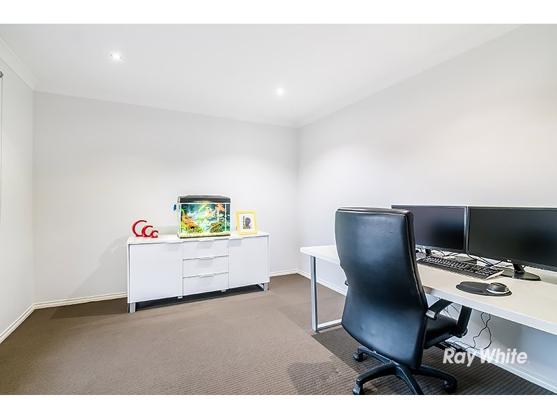 21 Valencia Circuit, Cranbourne VIC 3977