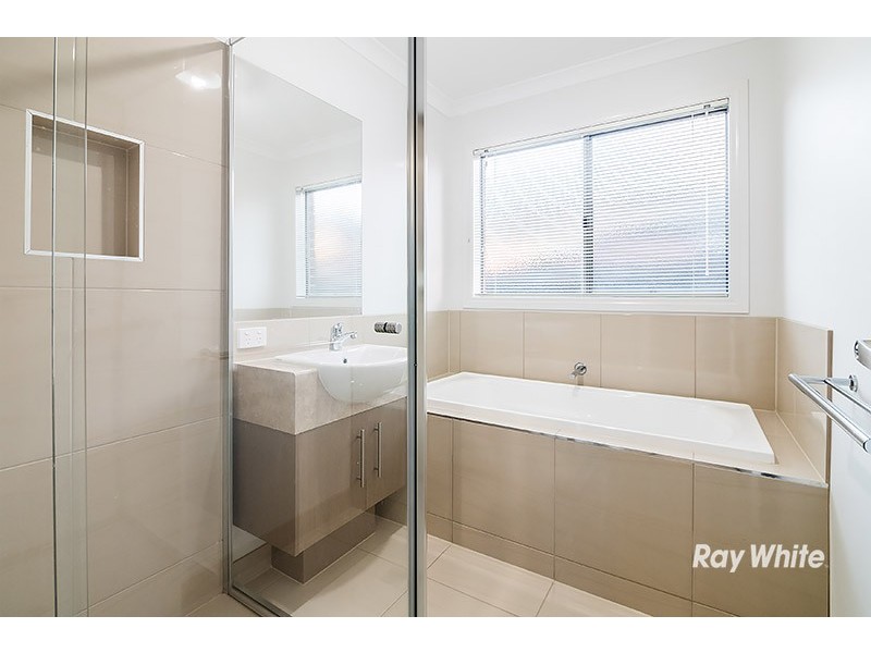 21 Valencia Circuit, Cranbourne VIC 3977