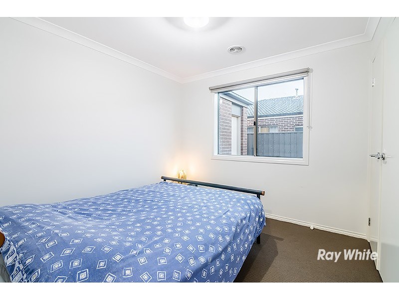 21 Valencia Circuit, Cranbourne VIC 3977