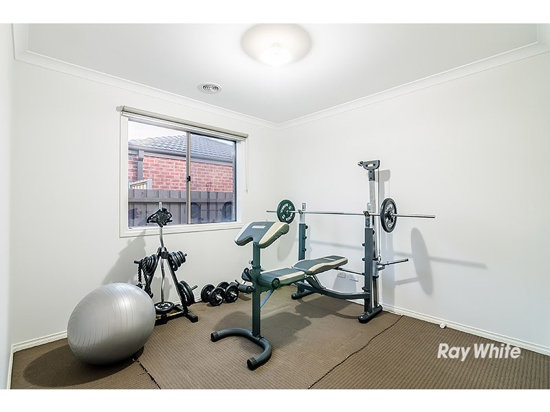 21 Valencia Circuit, Cranbourne VIC 3977